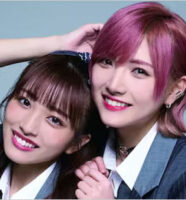 向井地美音と岡田奈々