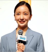 板野友美