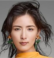 元E-girls藤井萩花