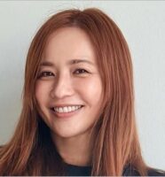 優木まおみ