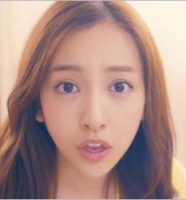 板野友美